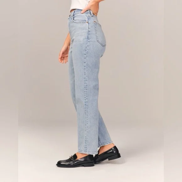 Classic Light Blue Women's Jeans Curve Love Ultra High Rise Ankle Straight Jean - Picture 2 of 3